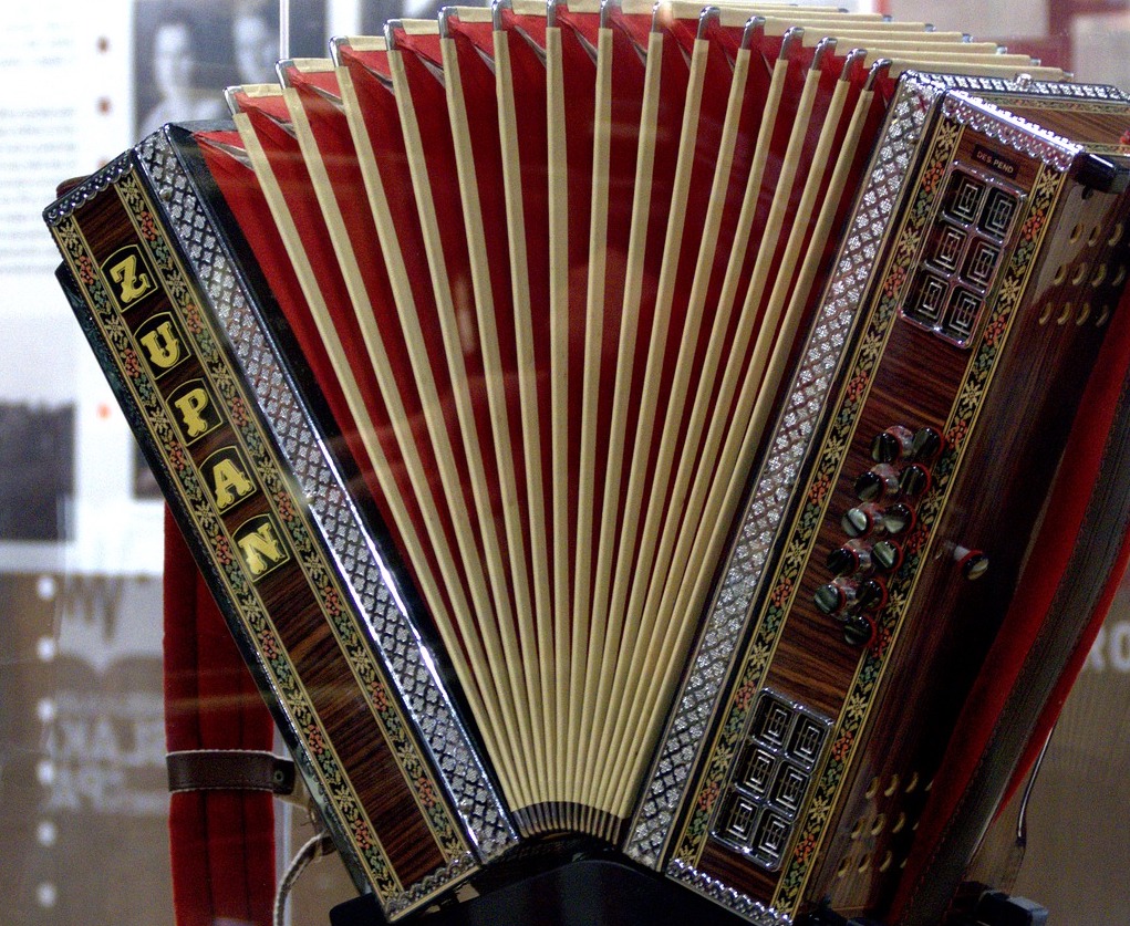 Accordion Smallstraps