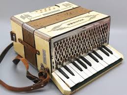 Accordion Smallstraps